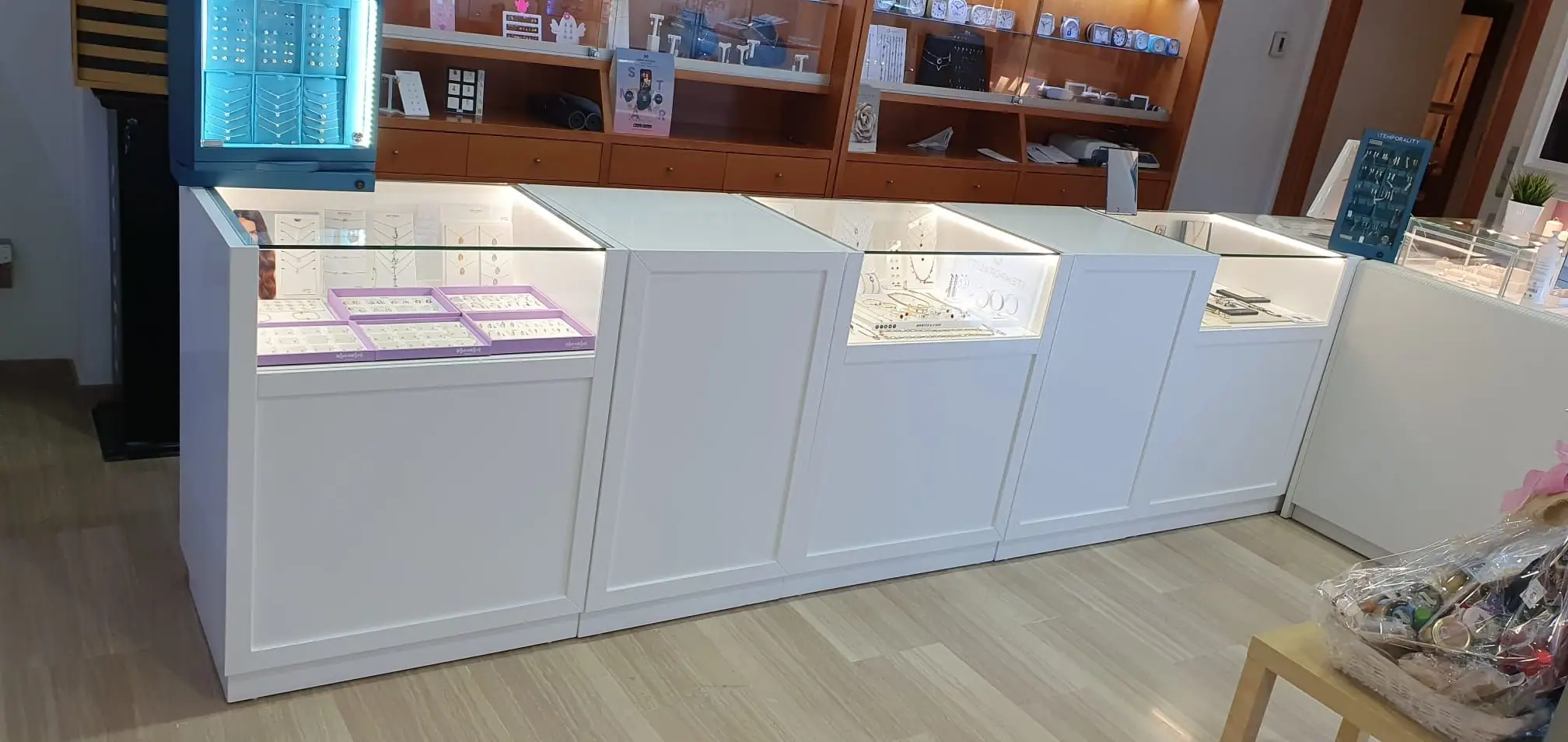 Stands Bañuls Carpinteros cocina encimeras y muebles